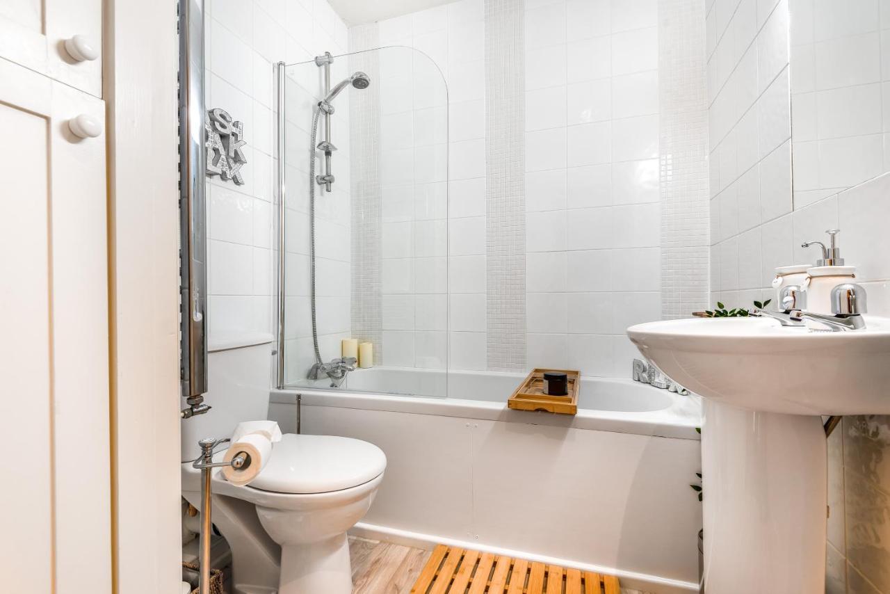 Chester City Centre Cottage, Sleeps 6 With Free Parking Экстерьер фото